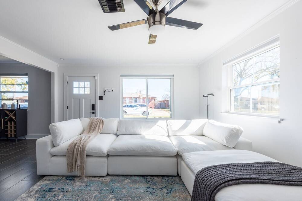Photo of Bedroom in Kenner - Louis Armstrong International Airport