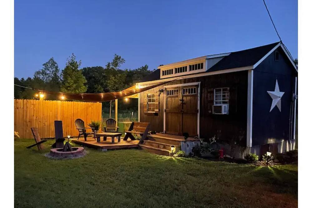 Photo of Outdoor in Elliott