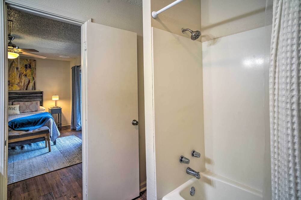 Photo of Bathroom in Highlands - Perkins