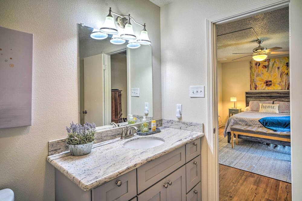 Photo of Bathroom in Highlands - Perkins