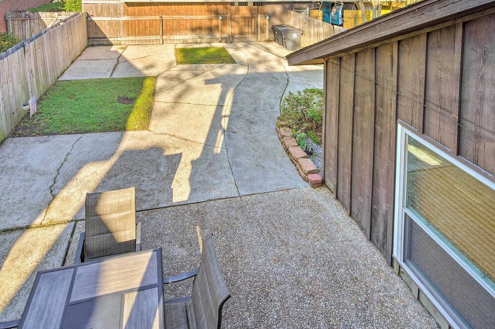 Photo of Outdoor in Highlands - Perkins