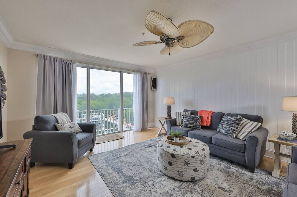 Photo of Livingroom in Tierra Verde