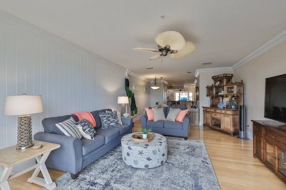 Photo of Livingroom in Tierra Verde