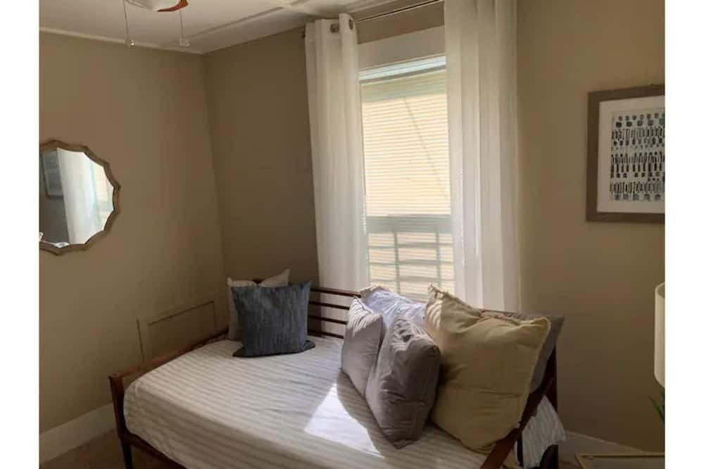 Photo of Bedroom in Crestline Heights