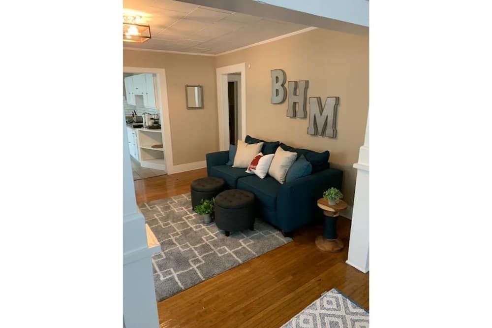 Photo of Livingroom in Crestline Heights