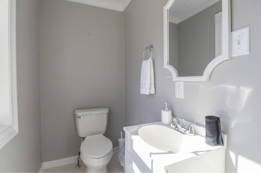 Photo of Bathroom in Bay St Louis