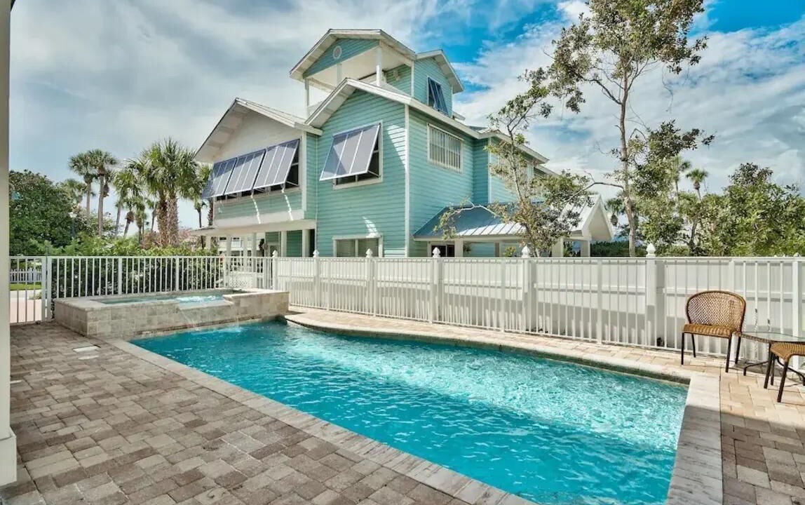 Photo of Outdoor in Crystal Shores