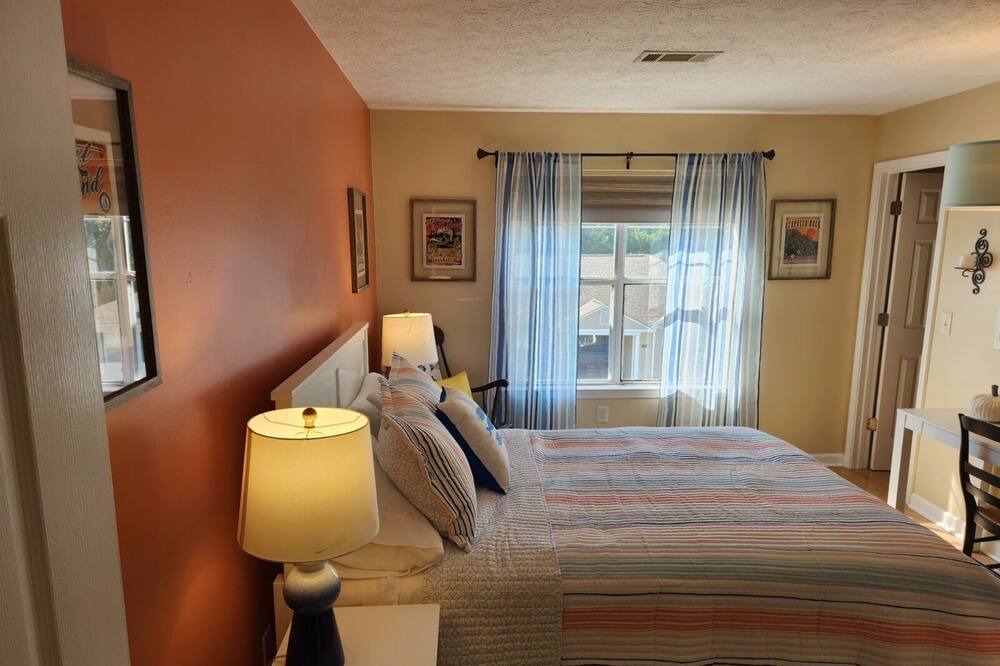 Photo of Bedroom in Dadeville