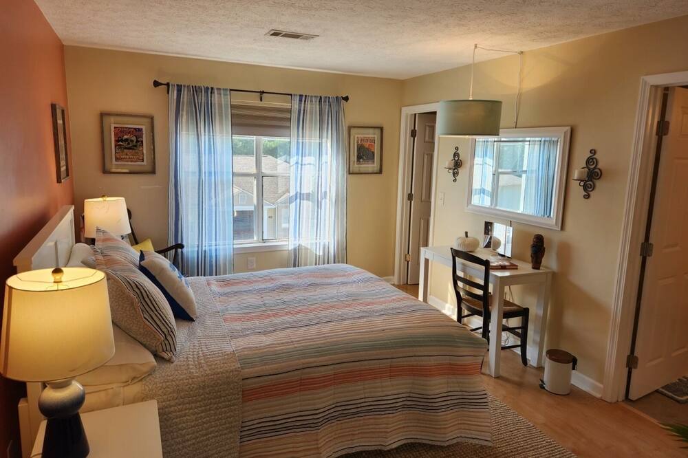 Photo of Bedroom in Dadeville