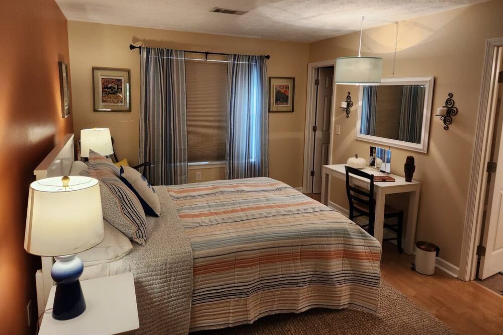 Photo of Bedroom in Dadeville