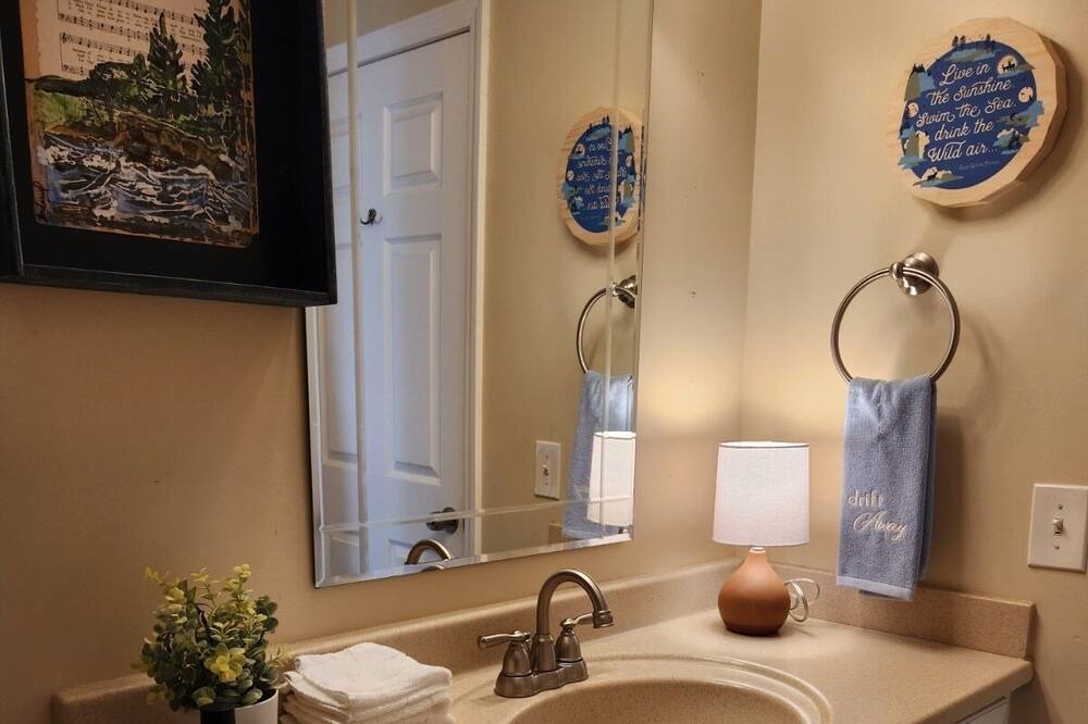 Photo of Bathroom in Dadeville