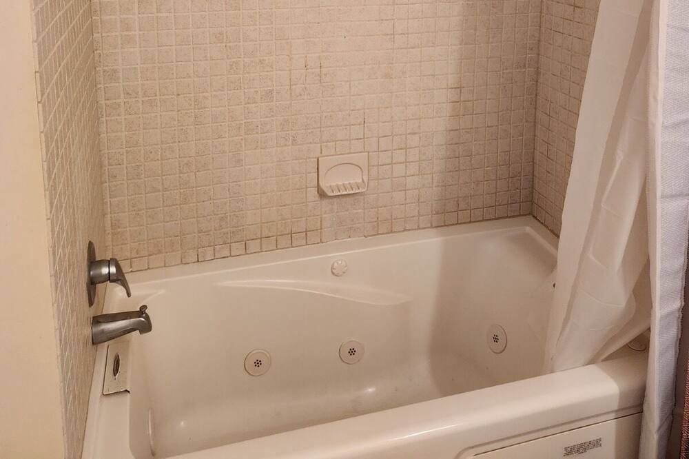 Photo of Bathroom in Dadeville
