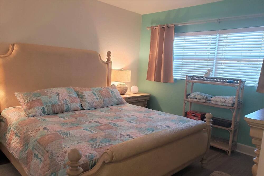 Photo of Bedroom in St. Petersburg - Clearwater