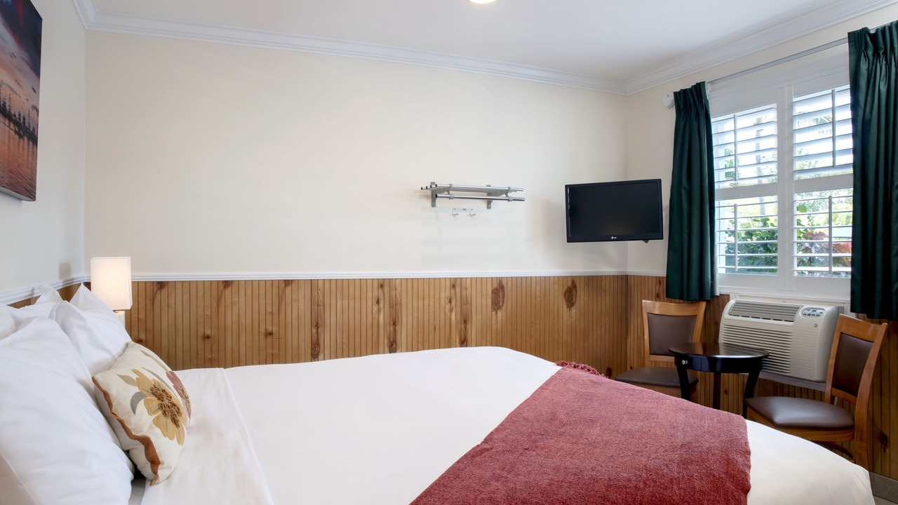 Photo of Bedroom in Uptown - Upper Duval