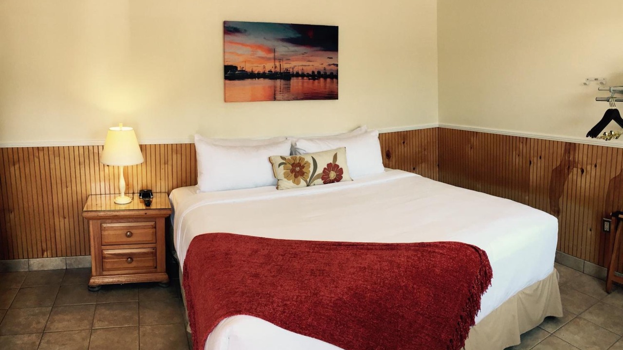 Photo of Bedroom in Uptown - Upper Duval