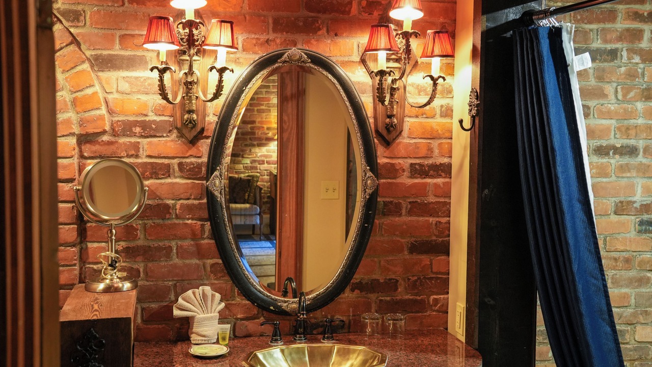 Photo of Bathroom in French Quarter