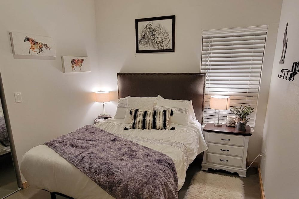Photo of Bedroom in Commerce