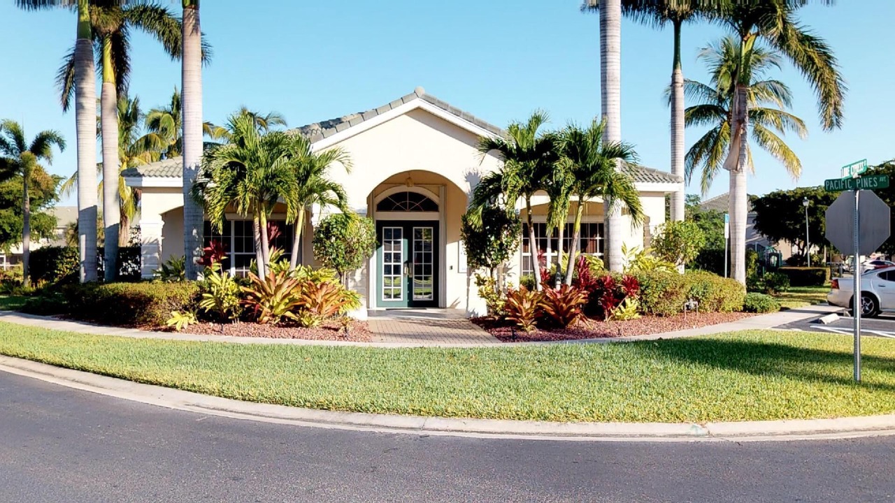 Photo of Outdoor in Heritage Palms
