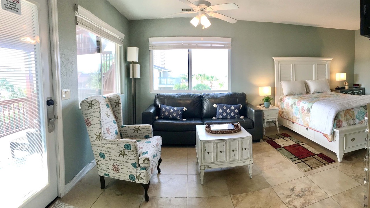Photo of Patio Balcony in Holiday Beach