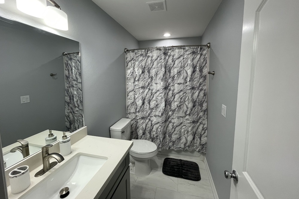 Photo of Bathroom in Lakeview  Jefferson County
