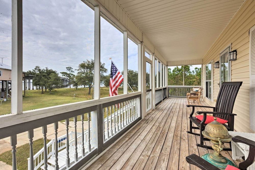Photo of Outdoor in Henderson Point