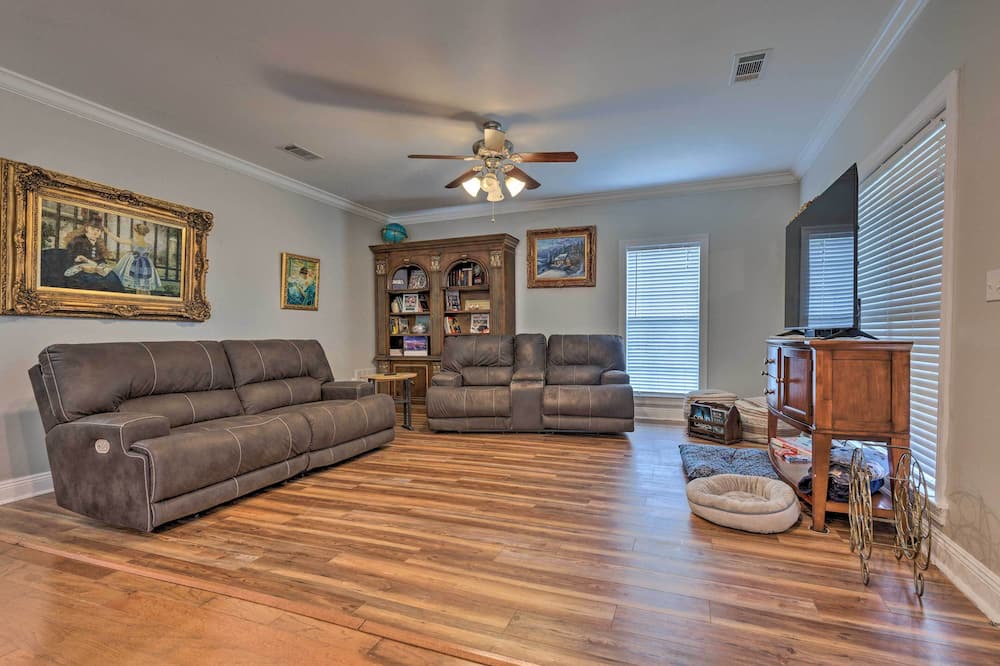 Photo of Bedroom in Henderson Point
