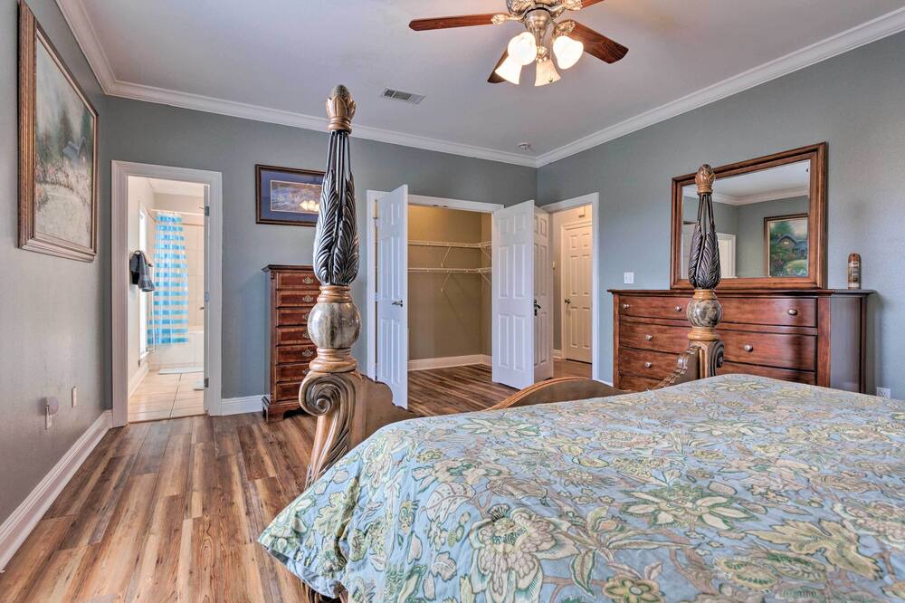Photo of Bedroom in Henderson Point