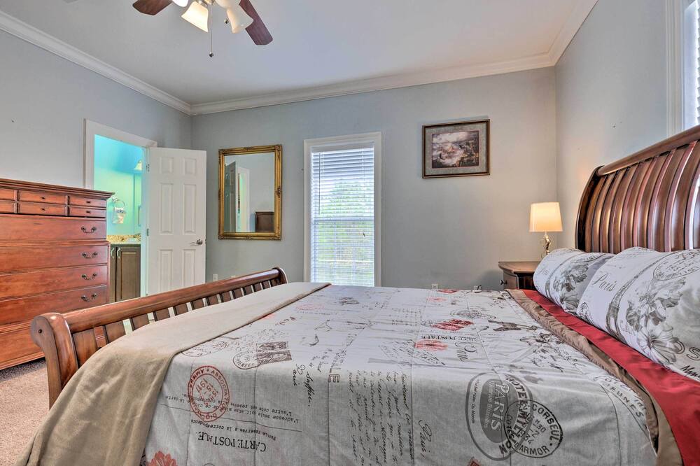 Photo of Bedroom in Henderson Point