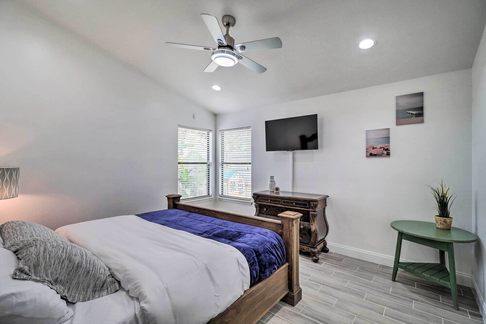 Photo of Bathroom in Dolphin's Cove