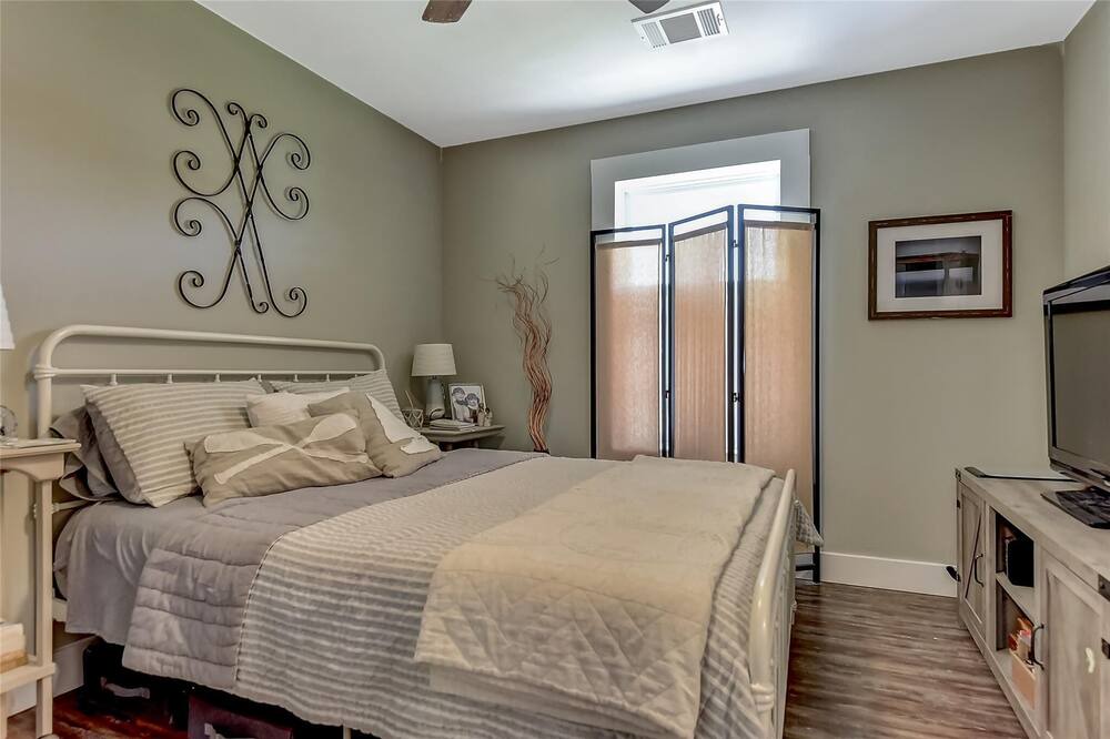 Photo of Bedroom in Pottsboro