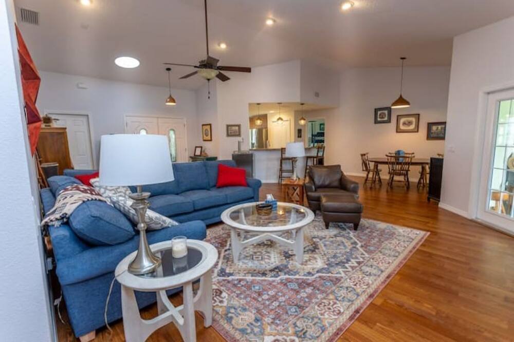 Photo of Livingroom in Port Malabar