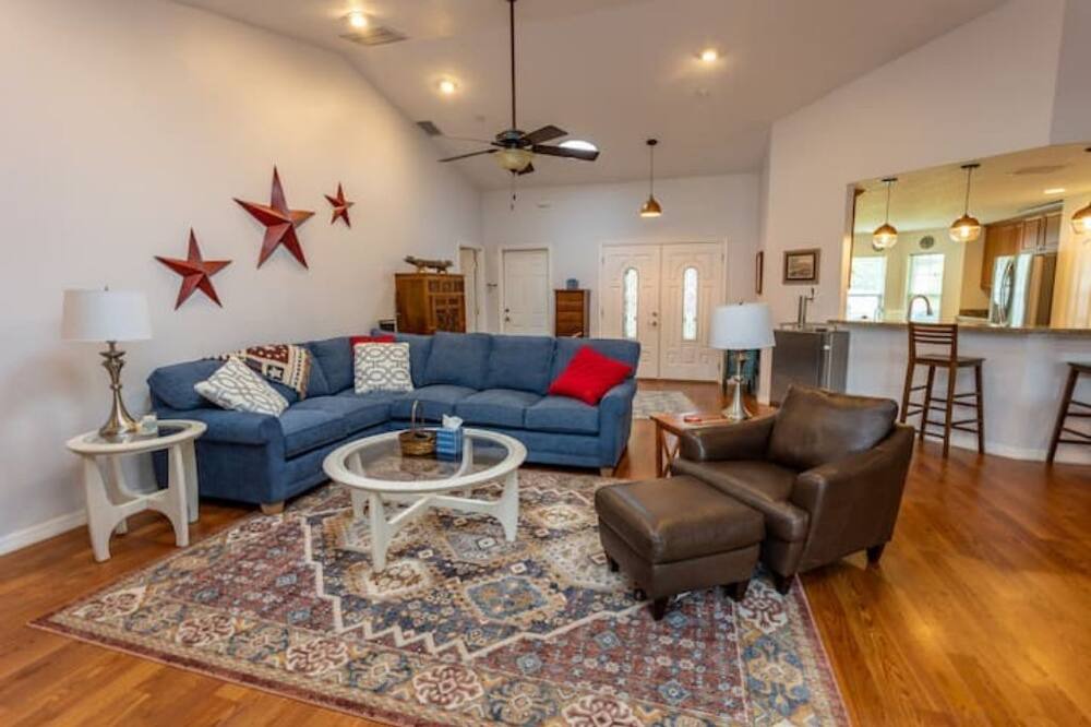 Photo of Livingroom in Port Malabar