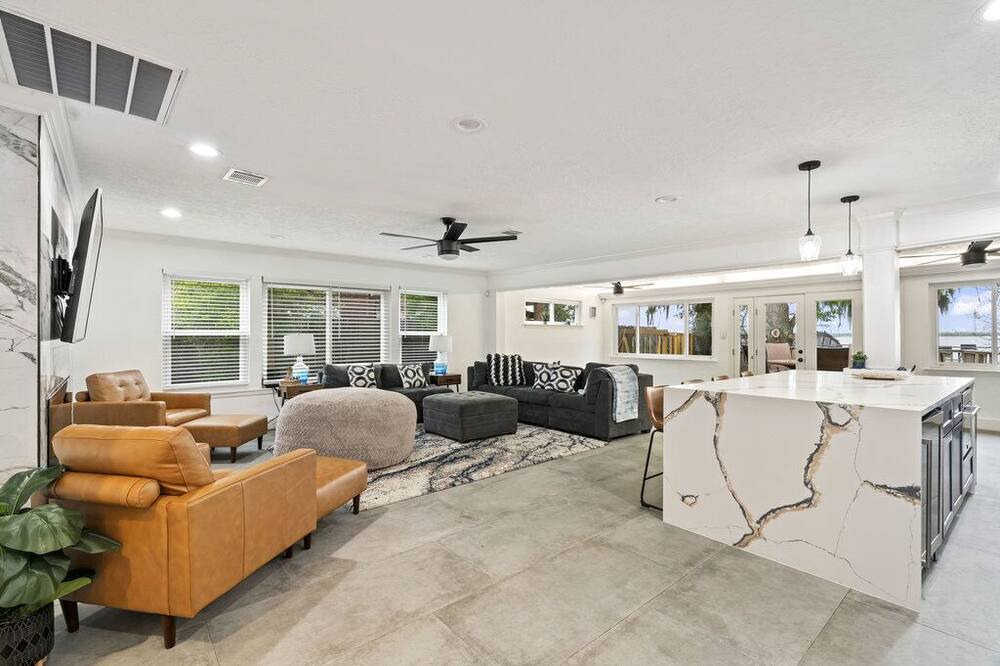 Photo of Livingroom in Baytown