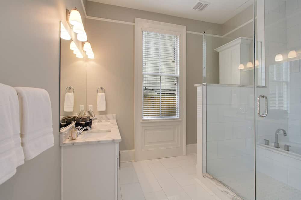 Photo of Bathroom in Faubourg Livaudais