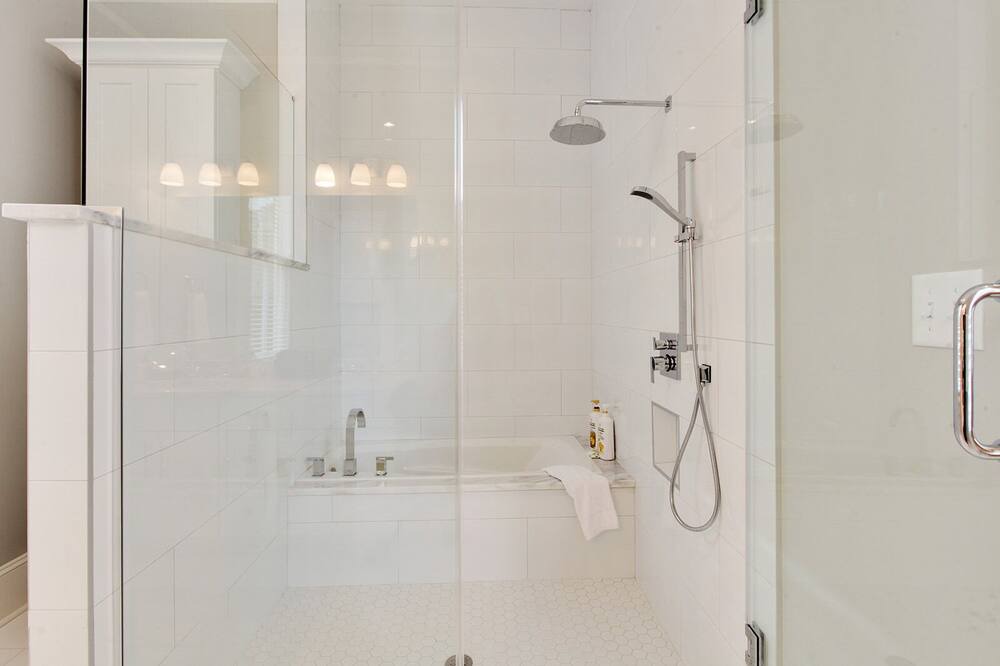 Photo of Bathroom in Faubourg Livaudais