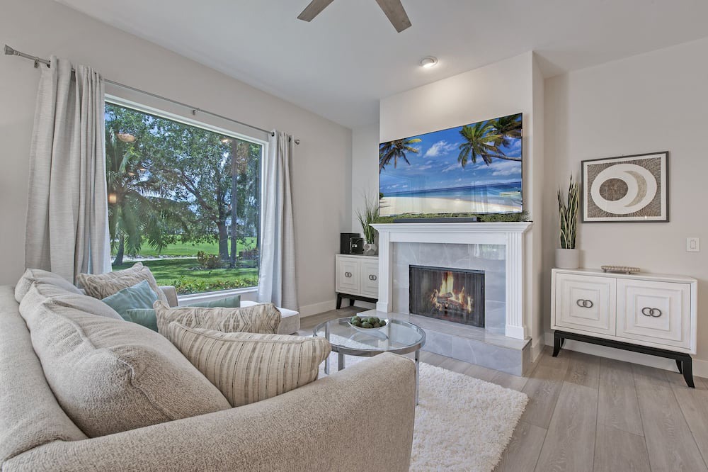 Photo of Livingroom in Lely Golf Estates