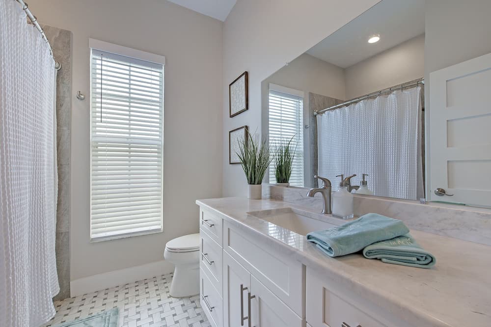 Photo of Bathroom in Lely Golf Estates