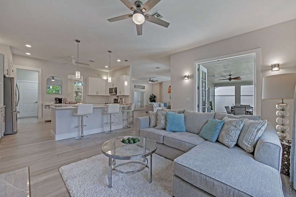 Photo of Livingroom in Lely Golf Estates