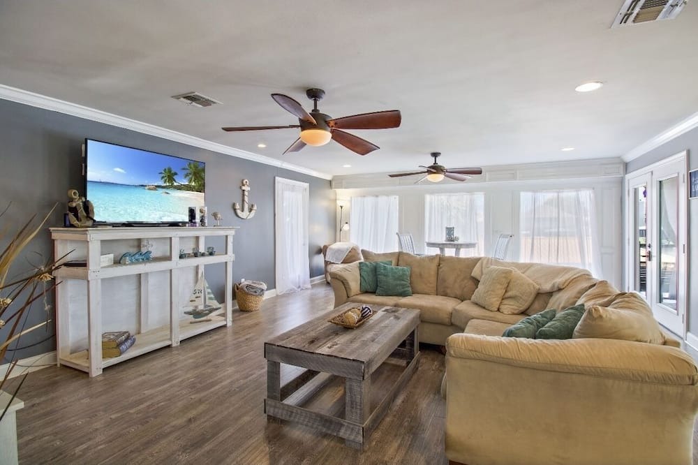 Photo of Livingroom in New Orleans East Area