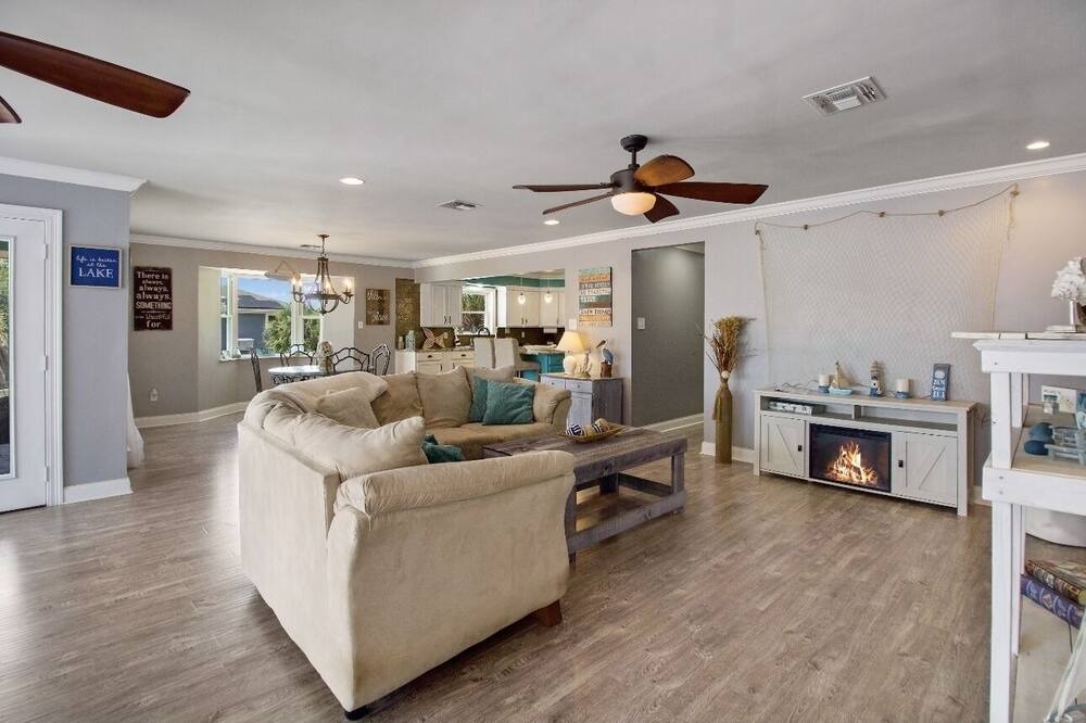 Photo of Livingroom in New Orleans East Area