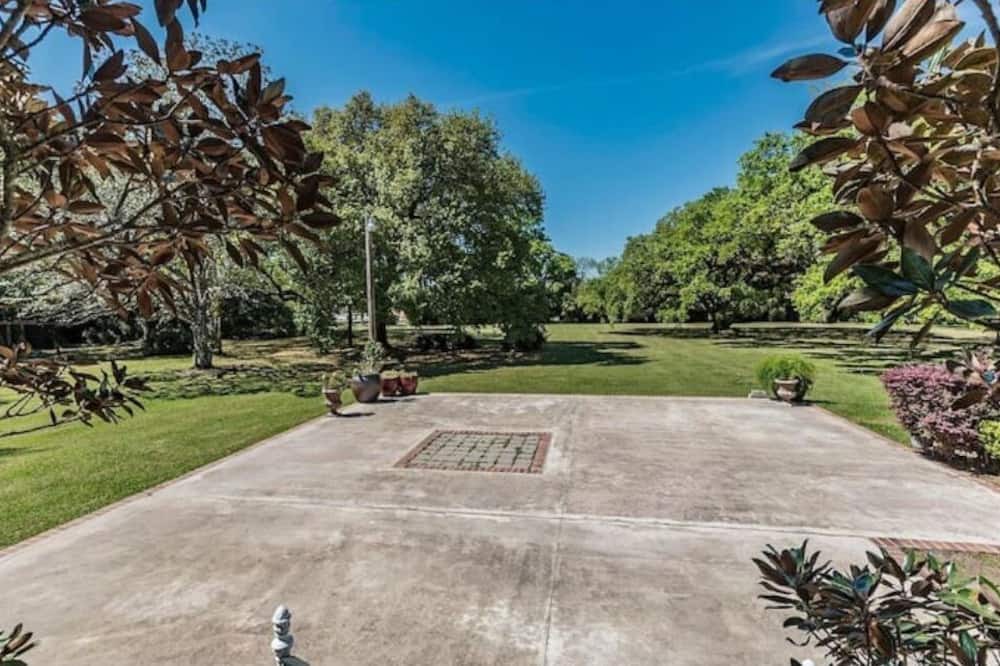 Photo of Outdoor in Franklin