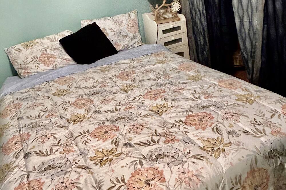 Photo of Bedroom in Gulf Park Estates