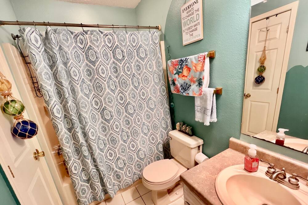 Photo of Bathroom in Gulf Park Estates