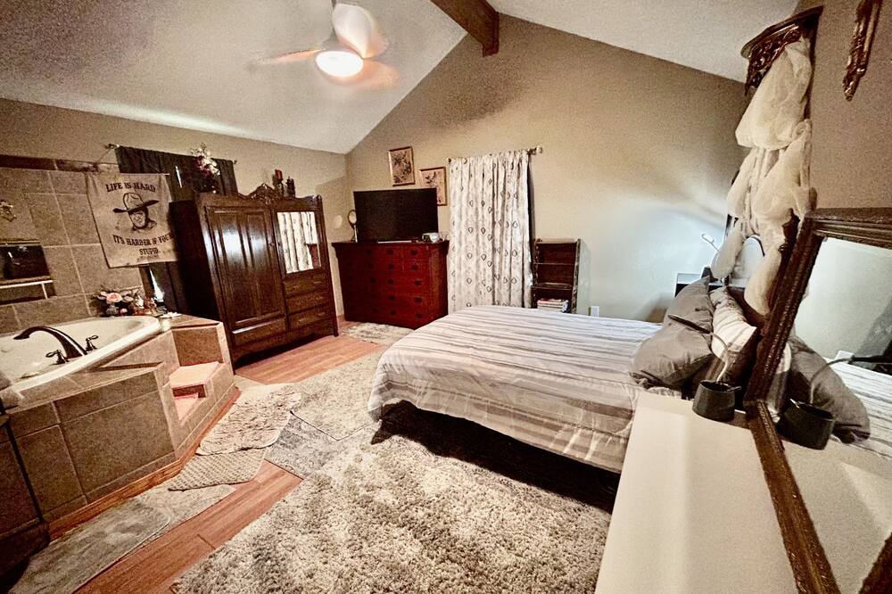 Photo of Bedroom in Gulf Park Estates