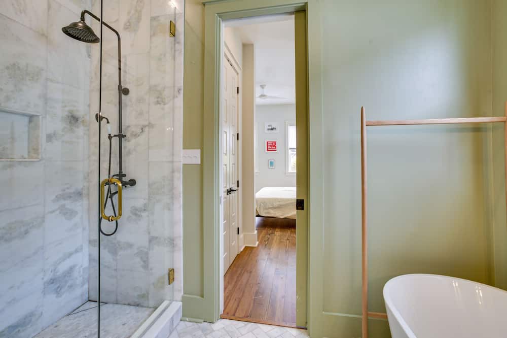 Photo of Bathroom in Whitney