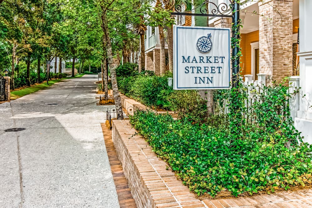 Photo of Outdoor in Baytowne Wharf