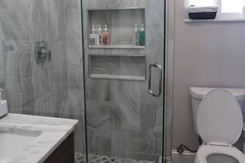 Photo of Bathroom in Kenner - Louis Armstrong International Airport