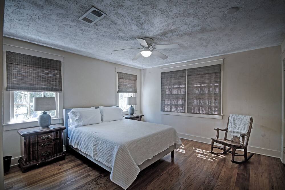Photo of Bedroom in Jackson
