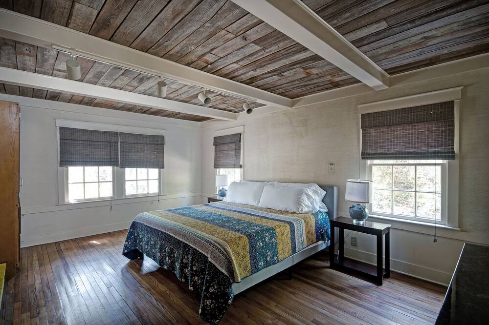 Photo of Bedroom in Jackson