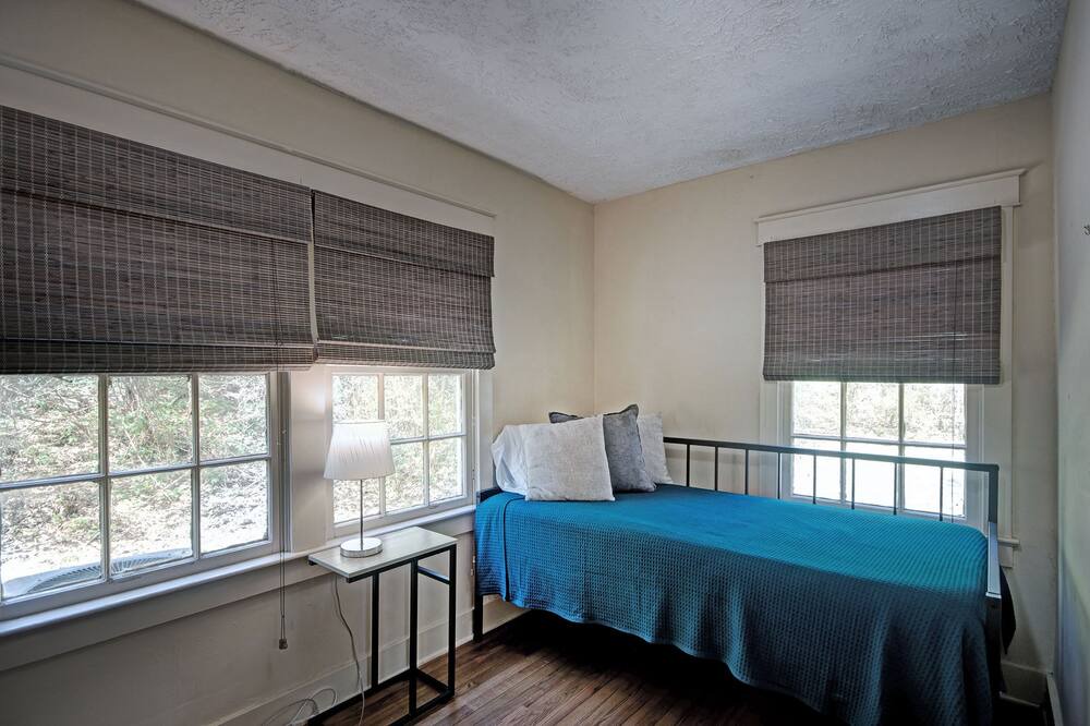 Photo of Bedroom in Jackson